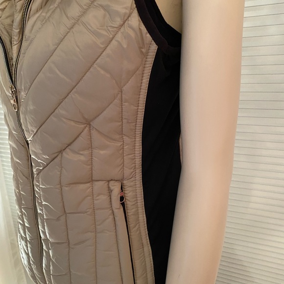 Workshop Republic Nylon Vest - Picture 3 of 11
